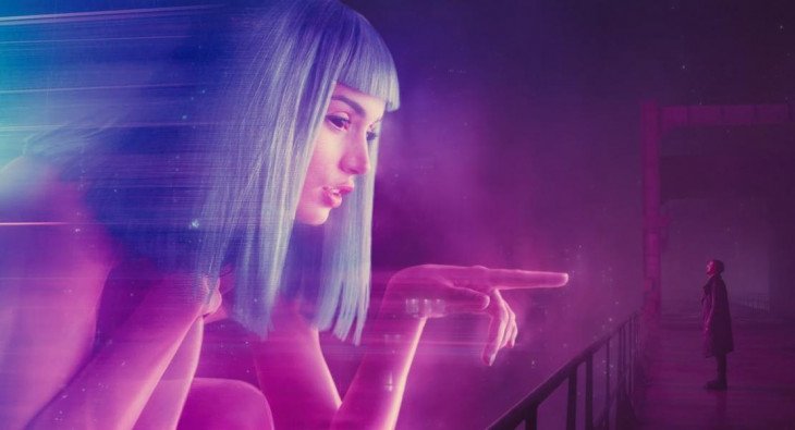 Бегущий по лезвию 2049