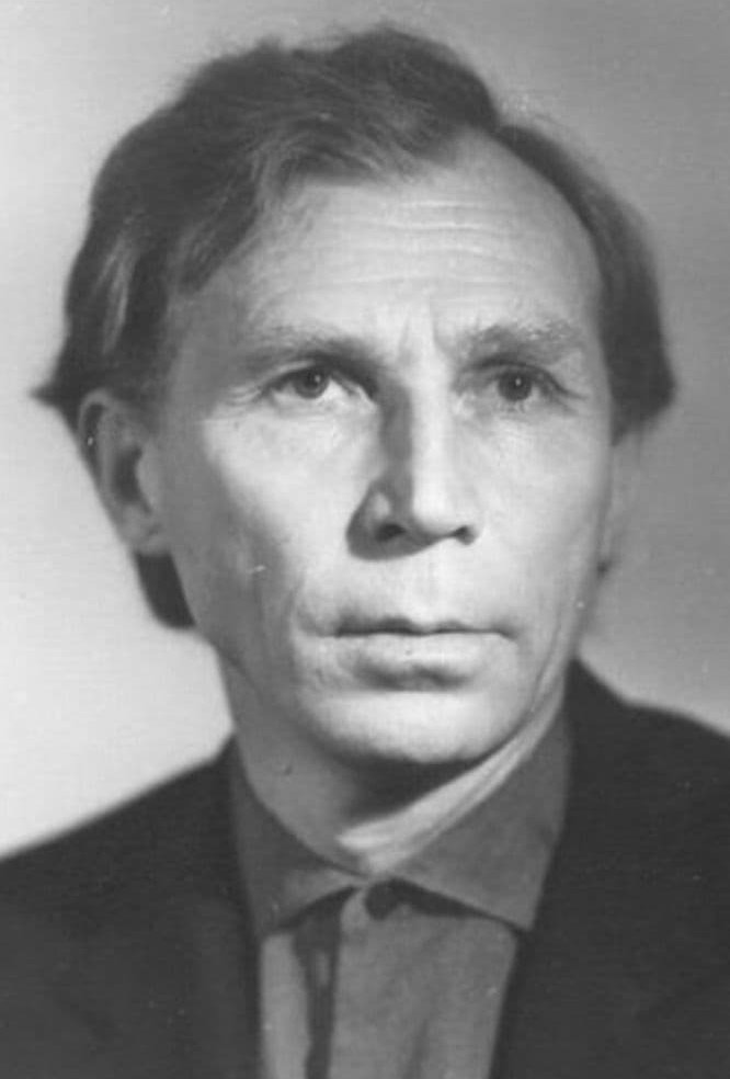 Иван Лапиков