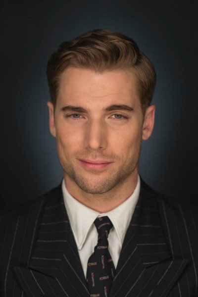 Дастин Миллиган