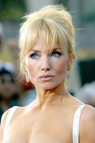 Ребекка Де Морнэй