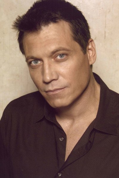 Холт Маккэллани