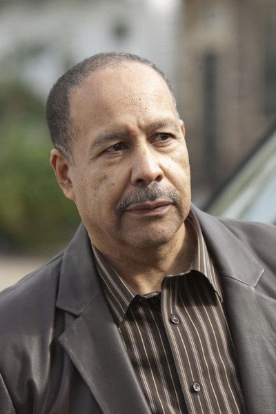 Лэнс Э. Николс