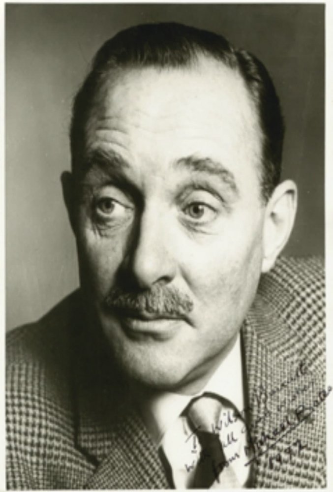 Майкл Бейтс