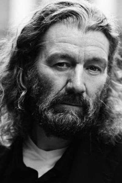 Клайв Расселл