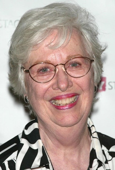 Полли Холлидей