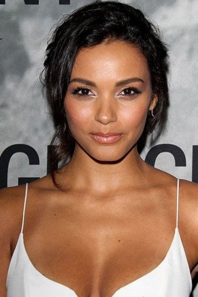 Джессика Лукас