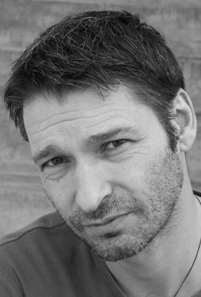 Лесли Симпсон