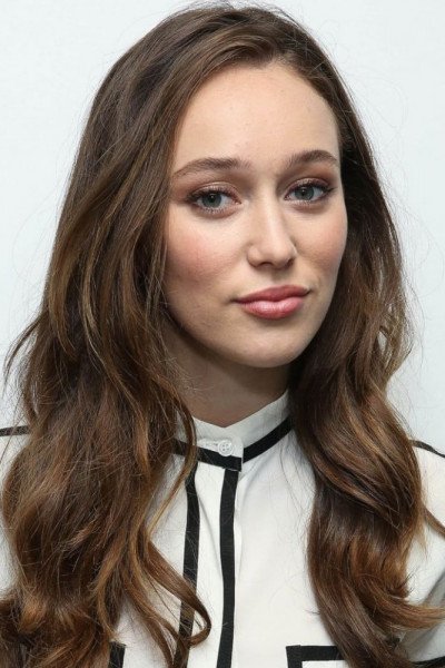 Алисия Дебнем-Кери