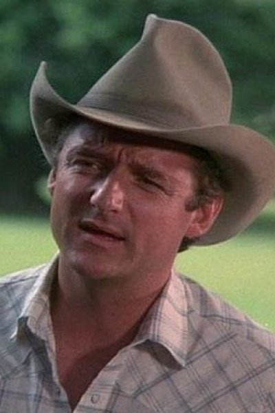 Джеймс Уитмор мл.