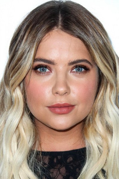 Эшли Бенсон