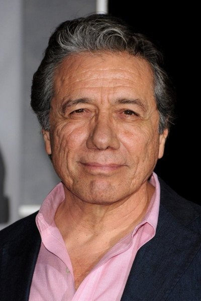 Эдвард Джеймс Олмос