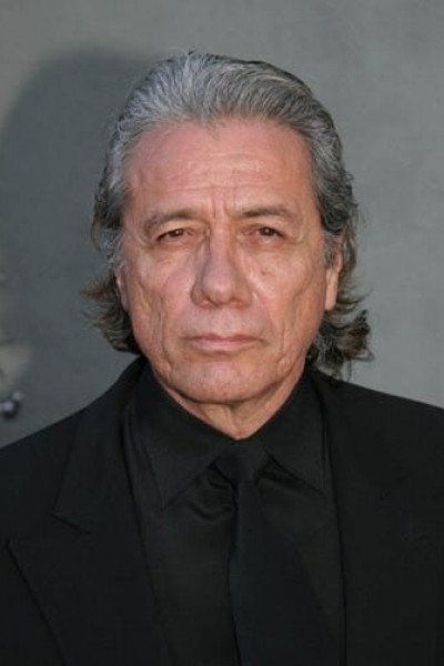 Эдвард Джеймс Олмос