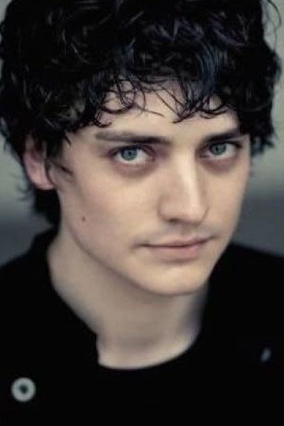 Анайрин Барнард