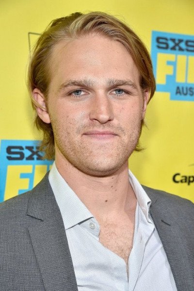 Уайатт Рассел