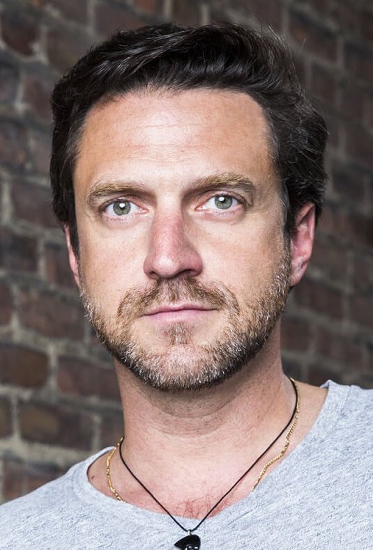 Рауль Эспарза