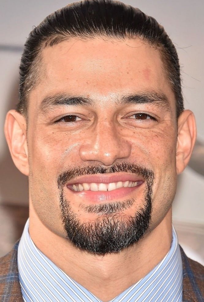 Роман Рейнс