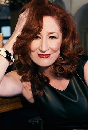 Викки Льюис