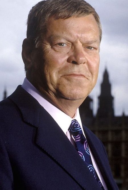 Уоррен Кларк