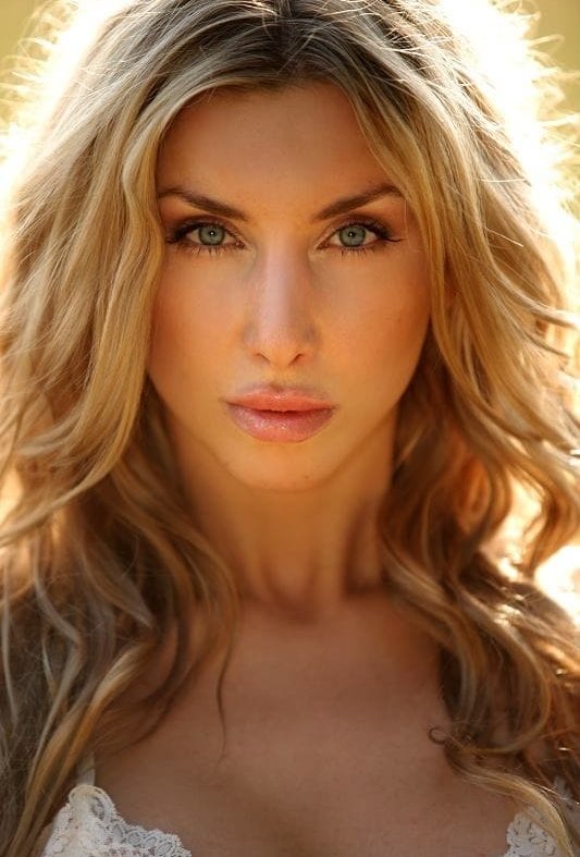 Яна Кадержабкова