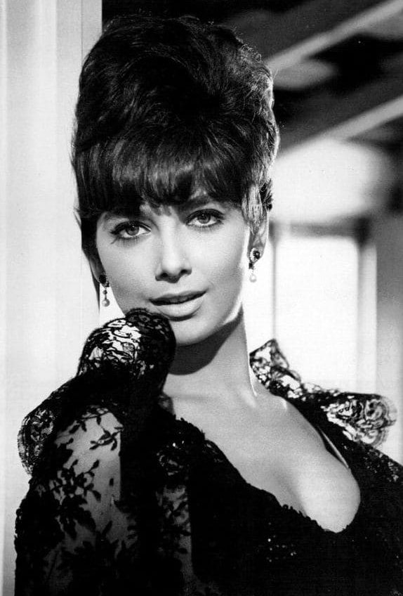 Сюзанн Плешетт