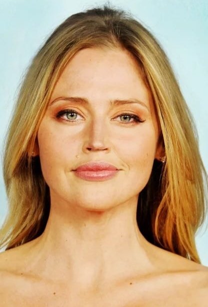 Эстелла Уоррен