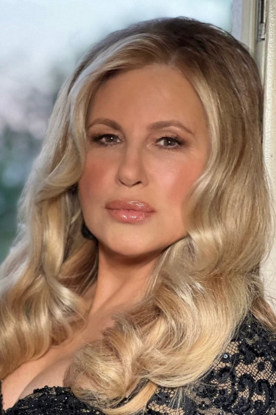 Дженнифер Кулидж