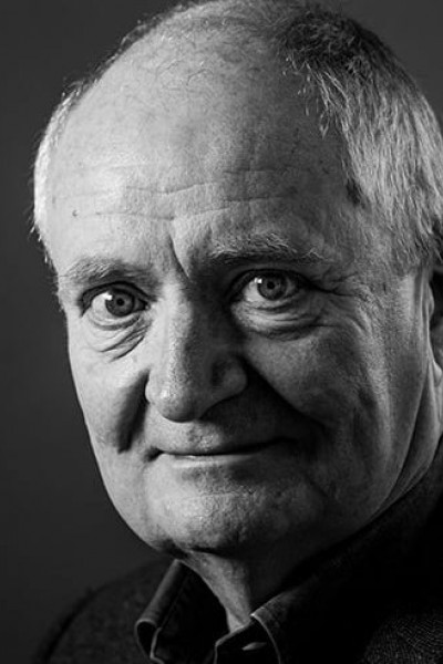 Джим Бродбент