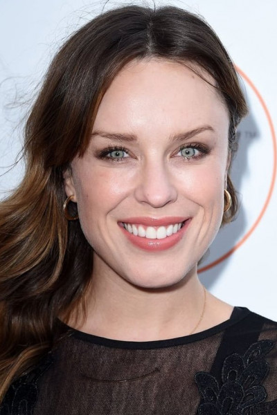 Джессика МакНэми