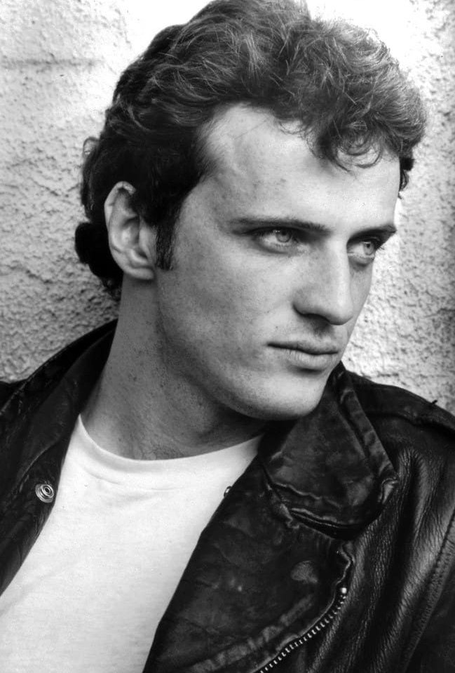 Айдан Куинн