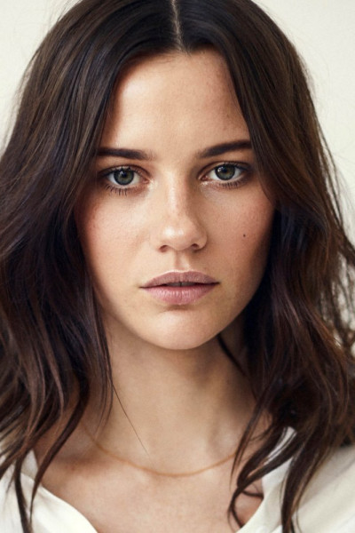 Лили Салливан