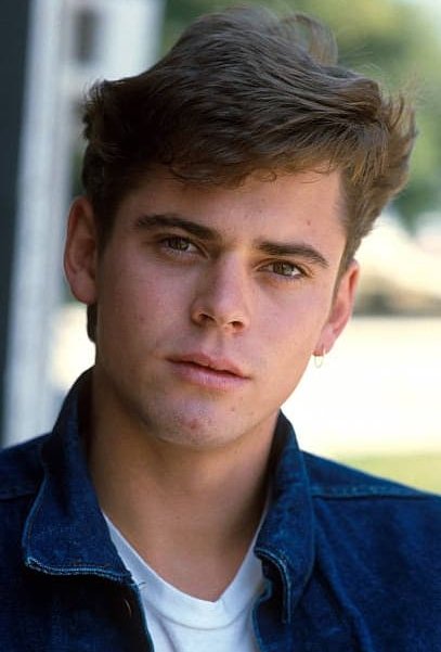 Си Томас Хауэлл