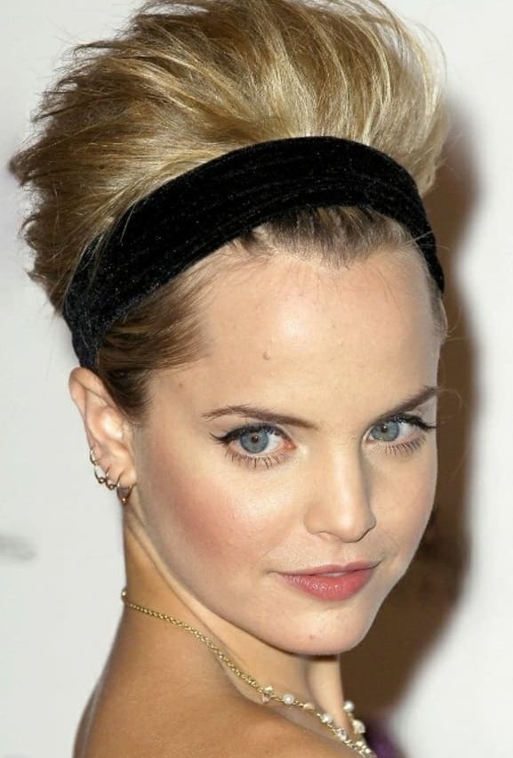 Мена Сувари