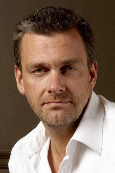 Рэй Стивенсон