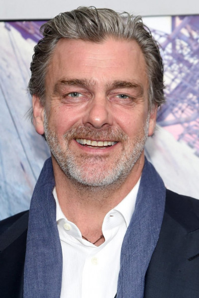 Рэй Стивенсон