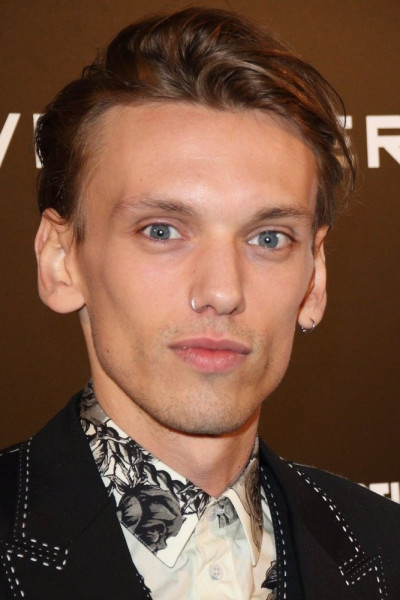 Джейми Кэмпбелл Бауэр