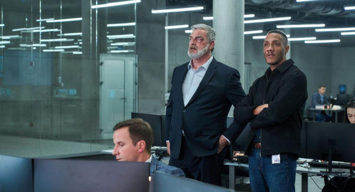 Досье «Чёрная канарейка»