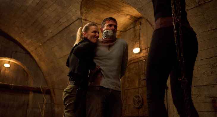 Досье «Чёрная канарейка»