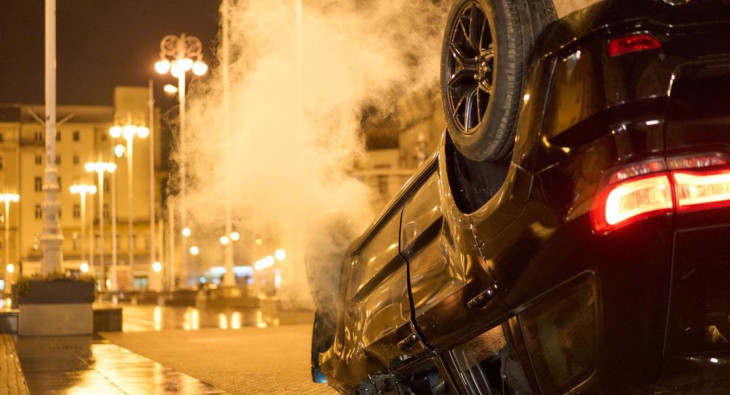 Досье «Чёрная канарейка»