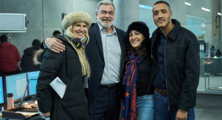 Досье «Чёрная канарейка»