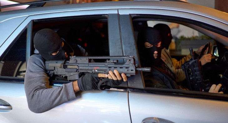 Досье «Чёрная канарейка»