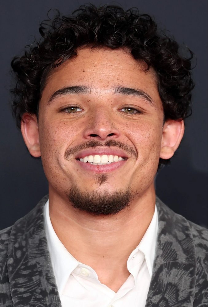 Энтони Рамос