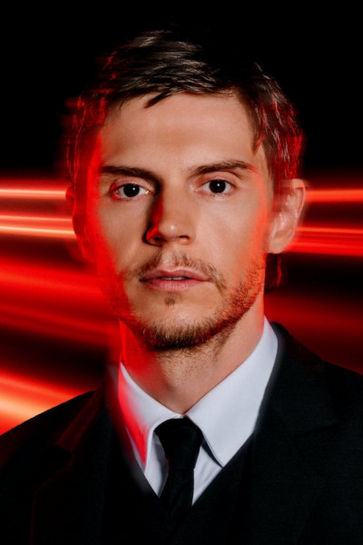 Эван Питерс