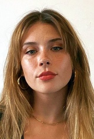 Миа Томлинсон