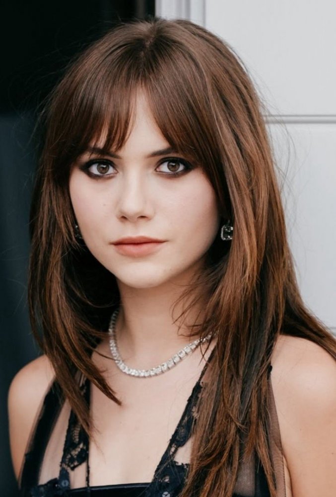 Эмилия Джонс