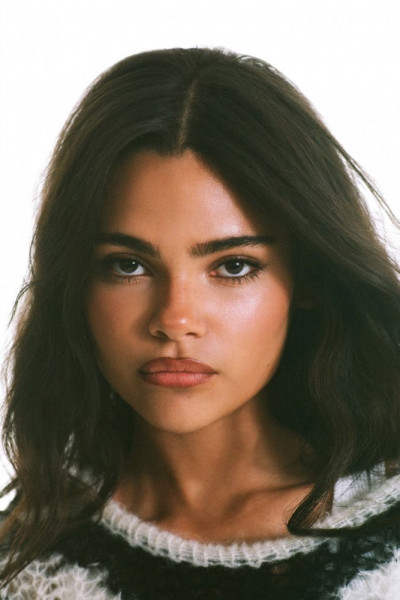 Ариана Гринблатт