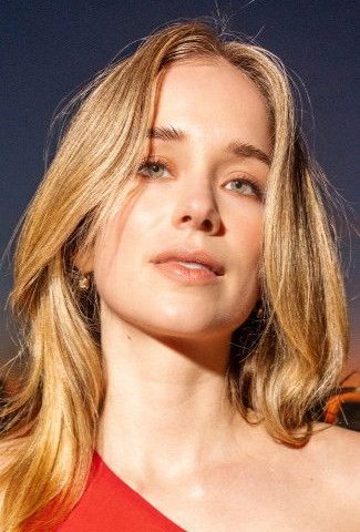 Элизабет Лэил