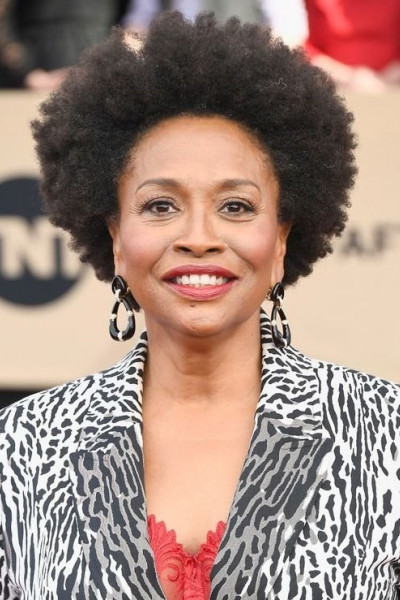 Дженифер Льюис